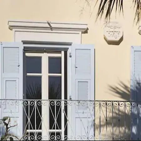 Willa Palm Mansion
